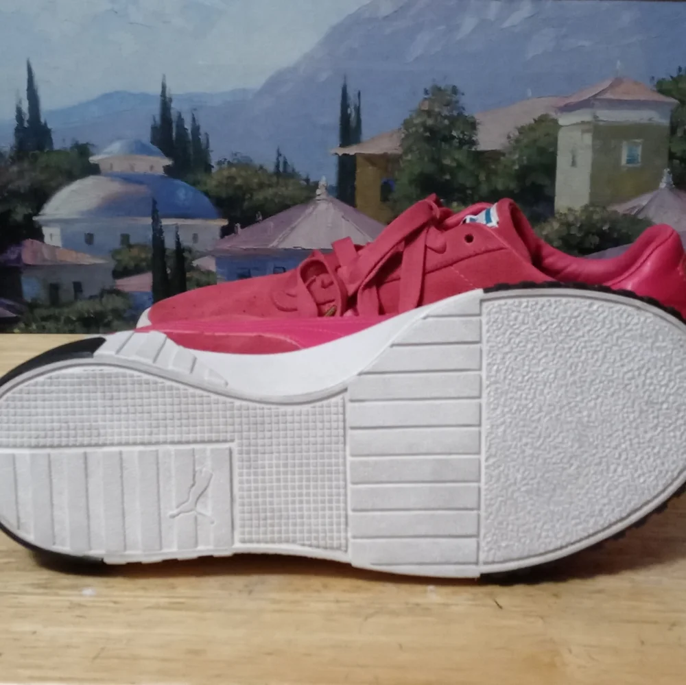 👟👟Puma Cali👩women 6.5,Bright Pink.💝 Get Your Feet In These Shoes.👟🎒 - Picture 9 of 16